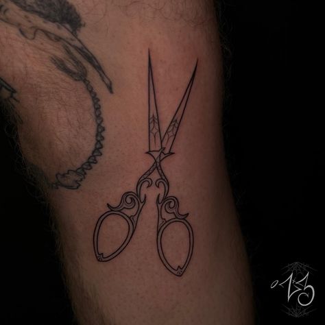 Precision & Pride ✂️ Fine line scissors from our Pride Flash Tattoo Event in June! Studio Owner/Tattoo Artist - Zoe Litz @zx3bih Located @zx3artistry in Cocoa Beach, Florida Tattoo made with care using supplies by @dead_raven_tattoo_supply @painfulpleasures @recoveryaftercare @allegoryink #zx3ink #zx3artistry #zx3 #cocoabeachtattoo #cocoabeachflorida #finelinetattoo #cocoabeachfinelinetattoo #scissorstattoo Leg Knee Tattoo, Florida Tattoo, Florida Tattoos, Cocoa Beach Florida, Raven Tattoo, Beach Tattoo, Knee Tattoo, Modern Tattoos, Cocoa Beach