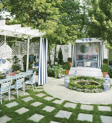 ciao! newport beach: blue and white forever! White House Fence, Blue White House, Fence Backyard, Cottage Backyard, House Fence, Backyard Getaway, Global Decor, European Garden, Empty Nesters