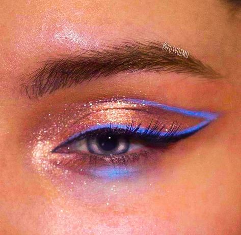 Cosmic Eye Makeup, Cool Eye Makeup Looks, Bright Spring Palette, Make Up Soft, Makeup Hacks Tutorials, Graphic Eyeliner, Dramatic Makeup, Mermaid Makeup, Edgy Makeup