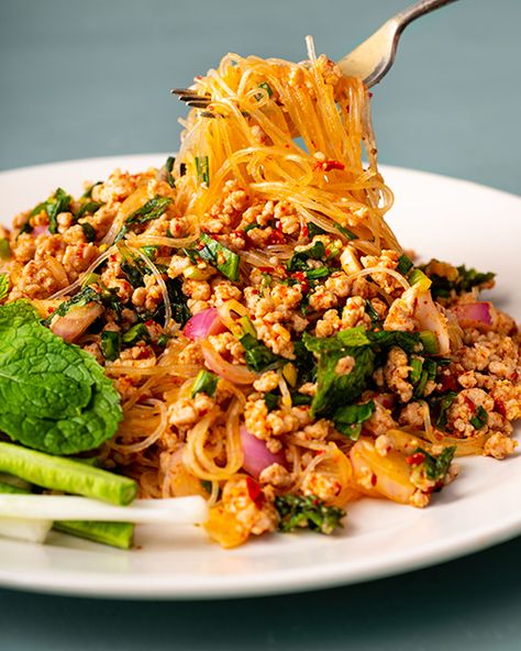 Thai Spicy Pork Glass Noodle Salad (Laab Woonsen) - Marion's Kitchen Marion Grasby Recipes, Glass Noodles Recipe, Marions Kitchen, Thai Salad Recipes, Thai Noodle Salad, Glass Noodle Salad, Marion's Kitchen, Spicy Salad, Pork Salad