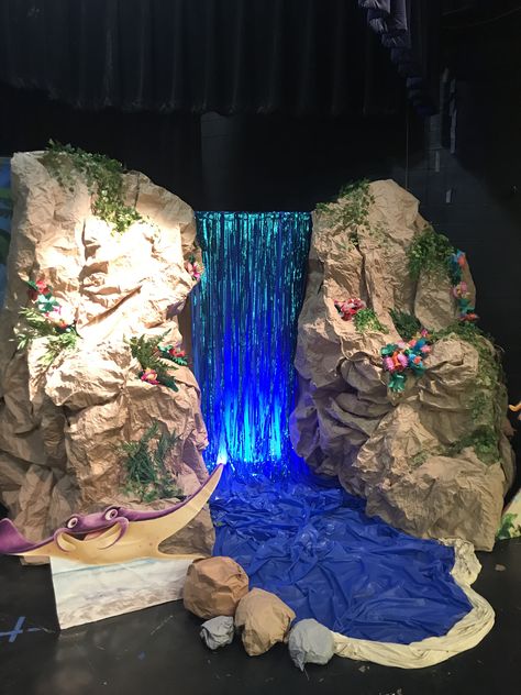 Waterfall Credit: Adry Baltazar, Cresta Castillo, Michelle Nolen Waterfall Backdrop, Diy Waterfall, Nature Room, Waterfall Wall, Science Lab, Party Entertainment, School Gifts, Sunday School, Puerto Rico