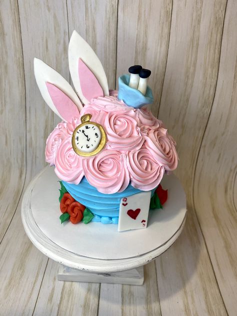 Onederland Smash Cake, Teacup Smash Cake, Mad Hatter Smash Cake, Diy Alice In Wonderland Cake, Smash Cake Alice In Wonderland, Alice And Wonderland Cupcakes, Alice In Wonderland Themed Cupcakes, Alice In Wonderland First Birthday Cake, Alice And Wonderland 1st Birthday Party