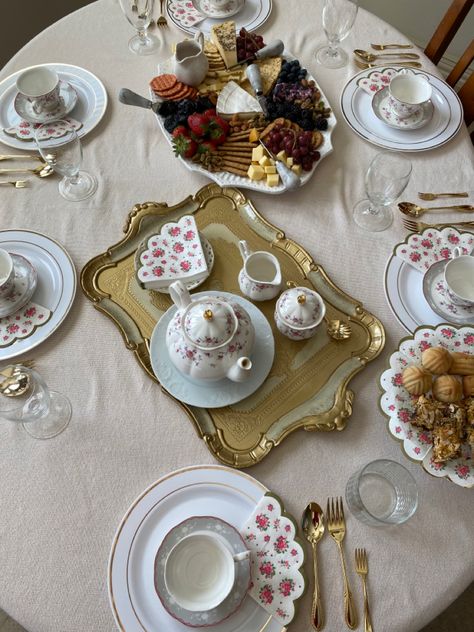 High Tea Mood Board, How To Set A Tea Table, British Tea Party Aesthetic, Afternoon Tea Party Table Settings, Hosting Tea Party, Afternoon Tea Ideas At Home, Afternoon Tea Tablescape, Tea Party Indoor, Tea Set Up