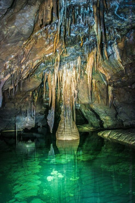 Križna cave (Križna jama) is a 8,273 meter long cave system, which is located under the area of Bloke, Loškim and Cerknica field. Scenery Beach, Phuket Island, Cave Photos, Underground Caves, Cave System, In The Pale Moonlight, Cave House, Cheap Flight, Cheap Flight Tickets