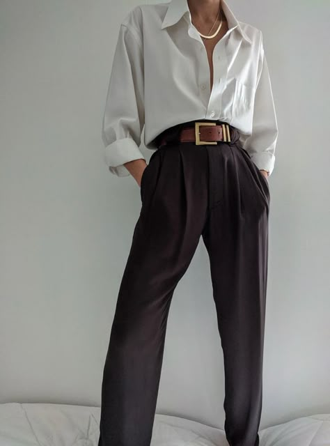 Los Angeles LA Summer outfit ideas Twill Trousers Outfit, Academia Outfits, Outfit Chic, Looks Street Style, Stylish Work Outfits, Trend Fashion, Professional Outfits, Business Casual Outfits, Work Attire