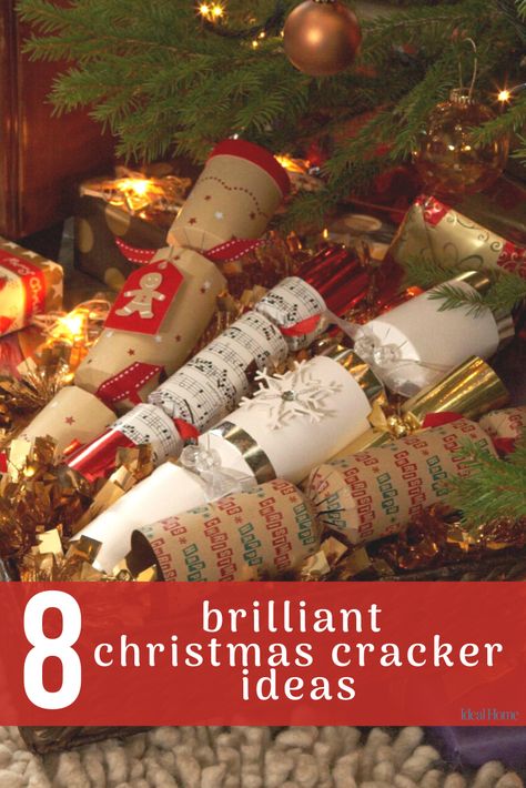 Christmas Crackers Table Setting, Homemade Christmas Crackers Fillers, Vintage Christmas Crackers, What To Put In Christmas Crackers, Home Made Christmas Crackers, Christmas Cracker Ideas, Diy Christmas Crackers Fillers Ideas, How To Make Christmas Crackers, Diy Christmas Crackers Fillers