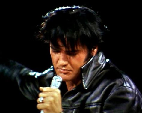 Elvis performing "If I Can Dream" in Black Leather. Elvis Presley 68 Comeback Special, Live Orchestra, Elvis 1968, Elvis 68 Comeback, Elvis Presley Christmas, Elvis 60s, Elvis 68 Comeback Special, 68 Comeback Special, Elvis Presley Priscilla