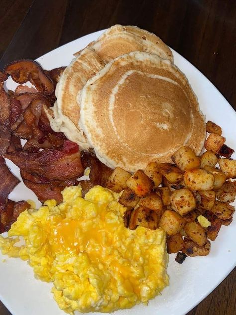 Black People Breakfast, Breakfast Plates Black People, Breakfast Ideas Black People, Black People Meals, Soul Food Dinner, Food Babe, Breakfast Plate, Food Recepie, Food Goals