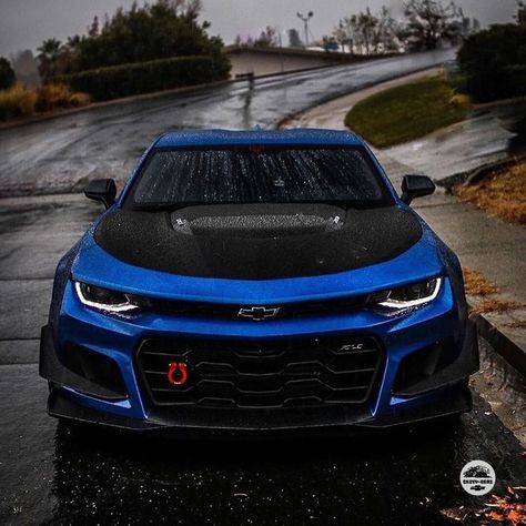 Chevrolette Camaro, Truk Ford, Blue Camaro, Blue Toys, Chevy Camaro Zl1, Camaro Car, Chevrolet Camaro Zl1, Fast Sports Cars, K5 Blazer