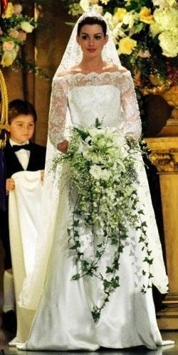 Movie Wedding Dresses, Princess Diaries 2, Tv Weddings, Princess Diana Wedding, Diana Wedding, Iconic Weddings, Wedding Movies, Royal Wedding Dress, Couture Wedding Gowns