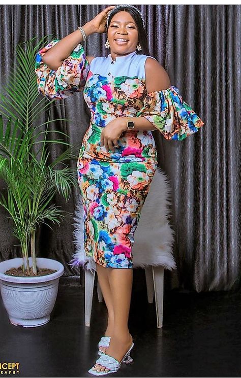 Trendy Ankara Styles Classy, Ankara And Lace Styles, Women Ankara Styles, Short Gown Styles For Material, Styles For Ankara, Ankara And Lace, Style Ankara, Mother Fashion, Ankara Styles For Women