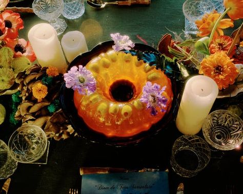 A Surreal Los Angeles Dinner Party Inspired by Salvador Dalí - The New York Times Dali Dinner Party, Surreal Dinner Party, Surreal Soiree, Food Surrealism, 60s Dinner Party, Surrealist Party, 70s Dinner Party, Nadia Lee Cohen, Mimi Wade