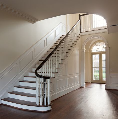 Classic Georgian - William T. Baker | Award-Winning Classical Residential Designer Wainscot Paneling, Colonial House Interior, تحت الدرج, Staircase Styles, درج السلم, Georgian Style Homes, Design Hall, Trim Ideas, Georgian Interiors