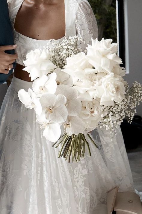 Classic Bride Bouquet, Modern White Bouquet, Sandbar Wedding, Brides Bouquet White, Glam Wedding Bouquet, All White Bridal Bouquet, White Wedding Flowers Bouquet, Bride Bouquets White, Orchid Bouquet Wedding