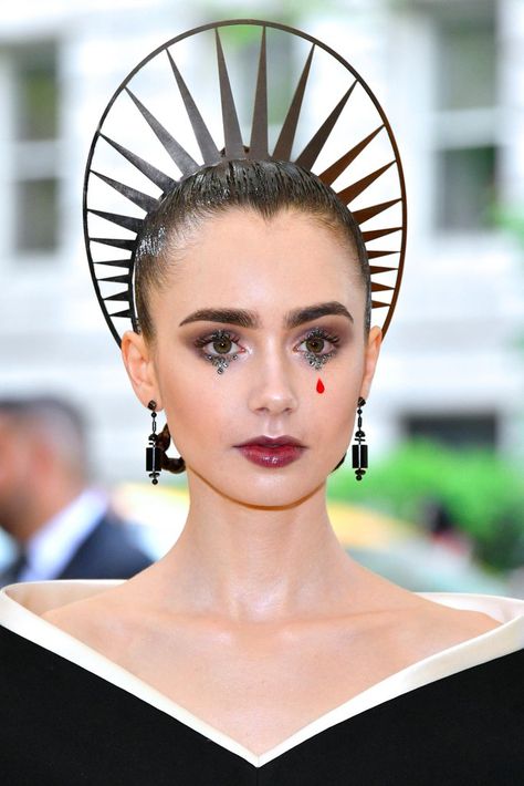 Lily Collins Makeup at the Met Gala 2018 Metgala Heavenly Bodies, Met Heavenly Bodies, Heavenly Bodies Makeup, Heavenly Bodies Aesthetic, Heavenly Bodies Met Gala, Met Gala Heavenly Bodies, Lily Collins Makeup, Ethereal Essence, Heavenly Bodies