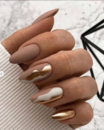 Check out our round up of the best fall & winter nails 2021. These nail trends will give you inspo for the autumn & winter season. Fall nails, fall nail colours, fall nails acrylic, nail designs 2021 trends, autumn nails, Novmeber nails, trendsy simple nails. #Novembernails November Nail Designs, Wow Nails, November Nails, Her Nails, Neutral Nails, Classy Nails, Chic Nails, Short Acrylic Nails, Best Acrylic Nails