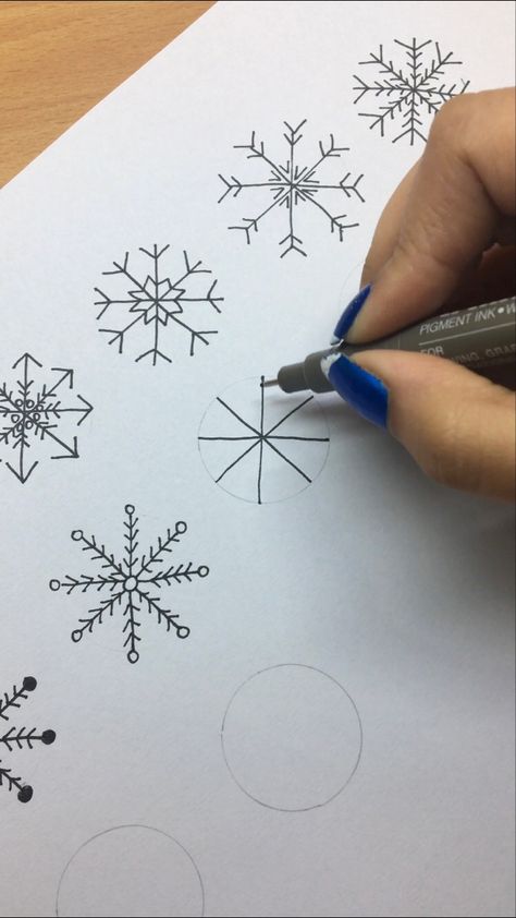 Drawing Snowflakes, Diy Christmas Snowflakes, Snowflakes Drawing, Upcycled Kitchen, Christmas Card Art, Kitchen Diy, Christmas Drawing, Furniture Kitchen, Christmas Paintings