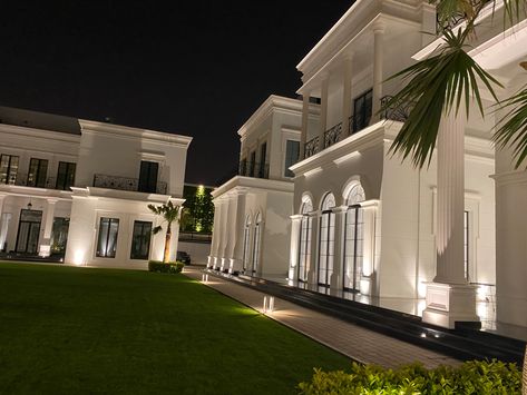 Luxury Arab House, Arab Mansion, Arab House Design, Arab House, Estate Mansion, Arabic House, Mansion Ideas, Luxury Mansions, Dream Mansion