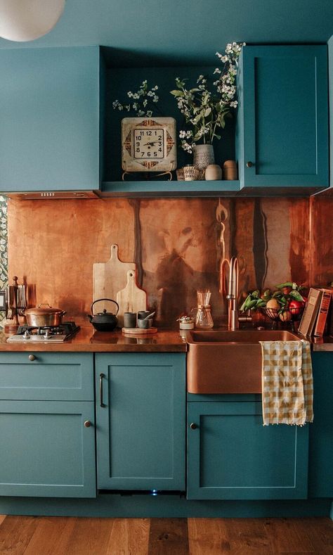 Copper Backsplash, Blue Cabinets, Copper Kitchen, Blue Kitchens, Home Trends, Dream Kitchen, A Kitchen, Kitchen Inspirations, Kitchen Interior