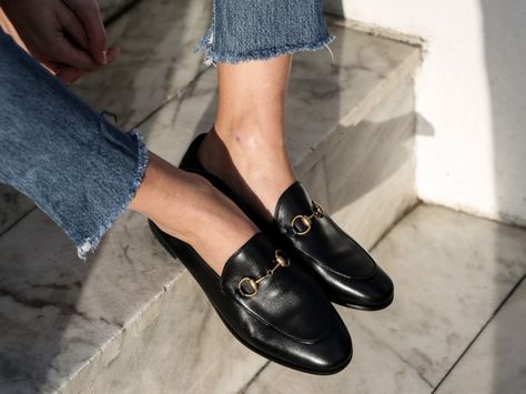 8 Perfect Shoes That Never Go Out Of Style | CAREER GIRL DAILY | Bloglovin’ Gucci Brixton, Gucci Fashion Show, Gucci Brixton Loafer, Gucci Jordaan, Fashion Me Now, Loafers Outfit, Gucci Loafers, Paris Mode, Black Loafers