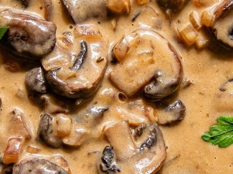 Creamy Mushroom Marsala Sauce – A Rich and Savory Delight Perfect for Elevating Any Meal - NewsBreak Beef Marsala, Outback Potato Soup, Mushroom Marsala Sauce, Mushroom Marsala, Hot Chocolate Desserts, Beer Pulled Pork, Walnut Chicken Salad, Bruschetta Chicken Pasta, Walnut Chicken