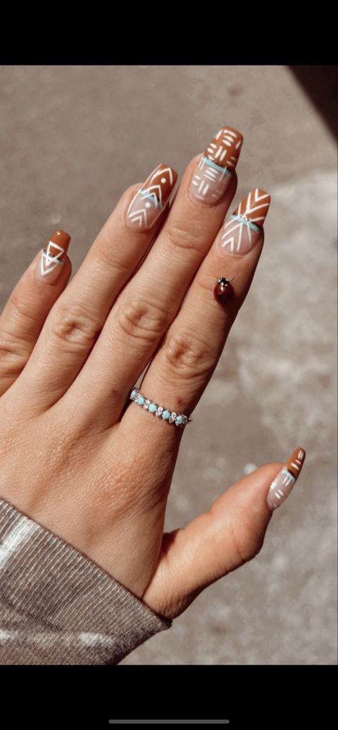 Fall Aztec Nails, Country Style Nails Ideas, Easy Western Nail Designs, Native American Nail Designs, Aztec Nails Design, Winter Western Nails, Alaskan Nails, Boho Gel Nails, Fall Boho Nails