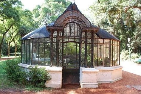 Victorian greenhouse🤤 Dream Greenhouse, Conservatory Greenhouse, Greenhouse Shed, Backyard Greenhouse, Small Greenhouse, Diy Greenhouse, Garden Greenhouse, Greenhouse Gardening, Earthship