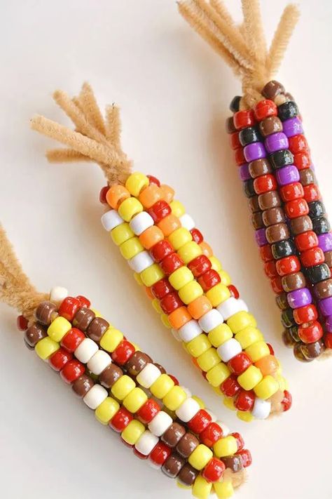 Corn Bead, Thanksgiving Crafts For Toddlers, Fun Thanksgiving Crafts, Easy Thanksgiving Crafts, Thanksgiving Craft, Indian Corn, Pipe Cleaner Crafts, Easy Fall Crafts, Thanksgiving Crafts For Kids