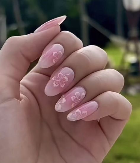 Vacation Nails Ideas, Summer Flower Nails, Hawaiian Flower Nails, Aloha Nails, Hawaiian Nails, Grad Nails, Hawaii Nails, Beachy Nails, Broken Nails