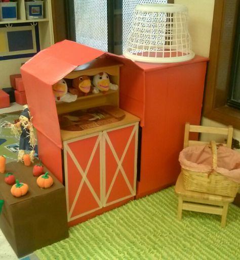 Dramatic Play Farm! I turned the kitchen set into a barn and silo with contact paper and tape :) Farm Box Ideas, Barn Dramatic Play Preschool, Preschool Farm Dramatic Play, Farm Dramatic Play Preschool, Farm Dramatic Play, Farm Classroom, Farm Week, Preschool Farm, Farm Lessons