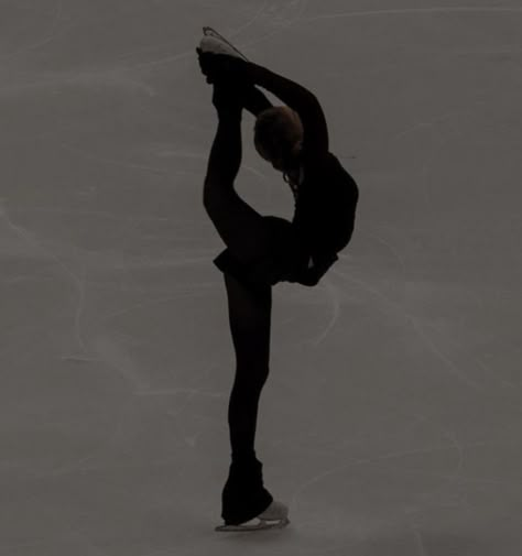 Black Figure Skater Aesthetic, Figure Skating Aesthetic Dark, Ice Skating Girl Aesthetic, Ice Skater Aesthetic, Figure Ice Skates, Figure Skating Outfits, Skate 3, Skating Aesthetic, Skater Aesthetic