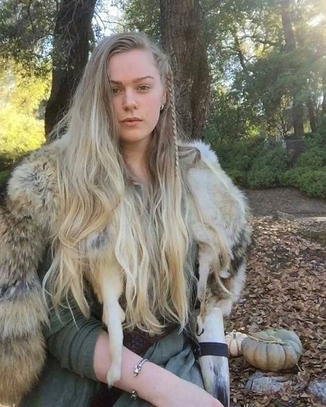 @nornewoven #vikingsunite #viking #vikings #norse #northman #mjolnir #nature #pagan #paganism #pagans #celtic #heathen Old Norse Names, Norse Names, Estilo Kim Kardashian, Arte Viking, Names For Girls, Viking Dress, Norse Myth, Viking Life, Viking Costume