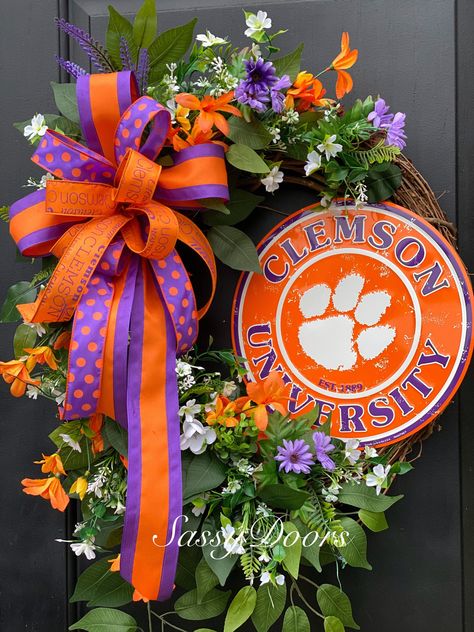 Football Wreaths For Front Door, Clemson Wreath, Clemson College, Bee Wreaths, Stall Decorations, Football Wreaths, Sports Wreath, School Wreaths, Raffle Ideas