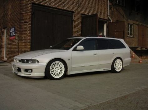 Mitsubishi Legnum 25 ST-R Mitsubishi Legnum Vr4, Mitsubishi Wagon, Galant Vr4, Tuned Cars, Cars Honda, Car Dream, Mitsubishi Cars, Wagon Cars, Mitsubishi Motors