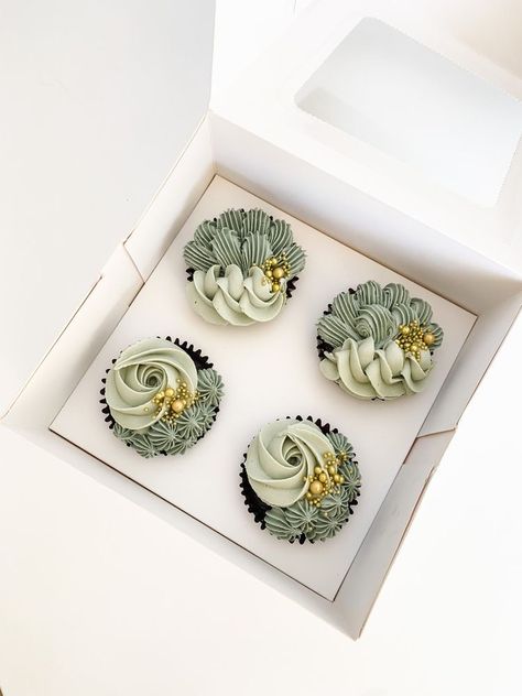 Sage Green Cupcakes, Cupcake Piping, Elegant Cupcakes, City Cake, Green Cupcakes, Cupcake Decorating Tips, Pretty Cupcakes, Cupcake Cake Designs, Buttercream Cupcakes