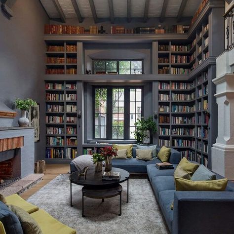 Beautiful Home Library, Home Library Design Ideas, Home Library Ideas, Cozy Home Library, Living Room Nook, Library Rooms, Floor To Ceiling Bookshelves, Home Library Rooms, Dream Library