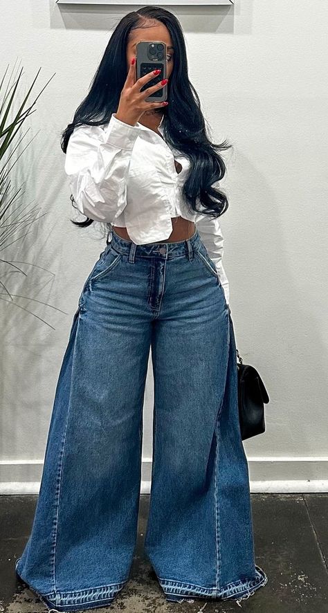 Bellbottom Jean Outfits, Bottoms Outfit, Bell Bottom Jeans Outfit, Bell Bottoms Outfit, Wide Leg Pants Outfit, Leg Pants Outfit, Billie Jean, Mom Jean, Latest African Fashion Dresses