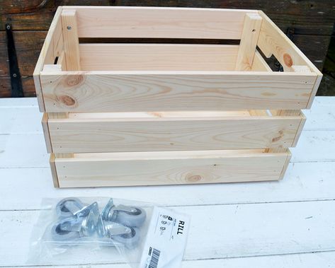 DIY an Awesome Footstool With Storage From Jeans and a Crate. Diy Storage Footstool, Foot Stool With Storage, Diy Ottoman Footstool, Diy Outdoor Footstool Patio, Diy Footstool How To Make, Diy Footstool With Storage, Diy Outdoor Footstool, Diy Outdoor Ottoman, Foot Stools Diy