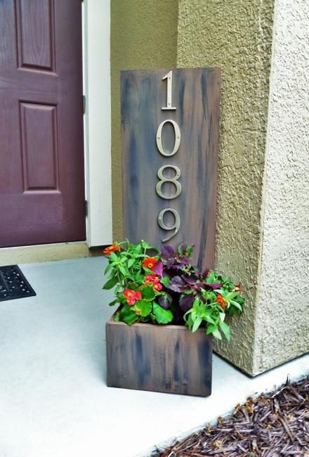 Diy Wooden Planters, Vasos Vintage, House Numbers Diy, Number Ideas, Barn Wood Crafts, Wooden Planter Boxes, House Number Sign, Front Porch Decorating, Number Sign