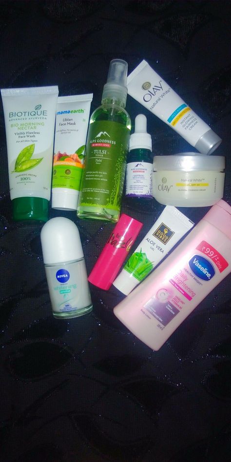 Indian affordable skin care products mainly for oily and acne prone skin,helps to remove dark spots ... Biotique Products Skin Care, Vaseline Lotion Whitening, Skin White Cream, Face Wash Aesthetic, Biotique Face Wash, Tomato Skin Care, Packing Snap, Medicine Snaps, Mama Earth