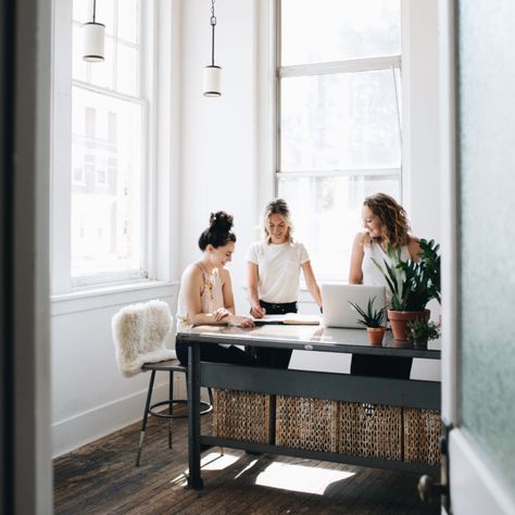 Small Business Team Photos, Team Branding Photoshoot Inspiration, Business Team Photoshoot Ideas, Interior Design Team Photoshoot, Team Branding Photos, Office Team Photoshoot, Team Photo Ideas Business, Business Team Photoshoot, Business Partner Photoshoot