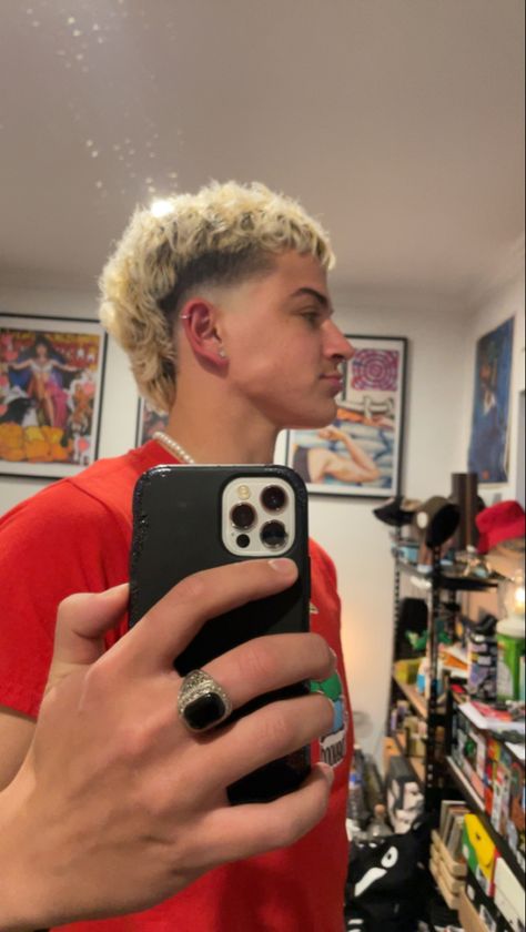 Blonde Hair Men Mullet, Bleach Mullet Men, Mullet Hair Dye Ideas Men, Blonde Mohawk Men, Mullet Oval Face, Blond Hairstyles Men, Blond Hair Ideas Men, Bleached Mullet Men, Short Fringe Mullet