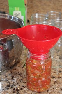 Pico De Gallo Canning Recipe, Canned Pico De Gallo Recipe, Salsa Canning Recipes, Freezing Recipes, Mexican Salsa Recipes, Canned Spaghetti Sauce, Canning Salsa, Homemade Salsa Recipe, Canning Vegetables