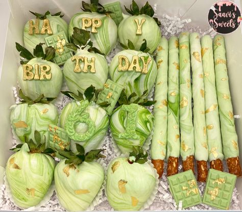 Green Covered Strawberries, Green Strawberries, Green Dipped Strawberries, Sage Green Strawberries, Princess And The Frog Strawberries, Green And White Strawberries, Princess And The Frog Chocolate Covered Strawberries, Green Chocolate Covered Strawberries, Princess And The Frog Treats