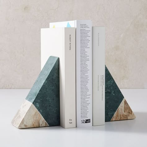 Best Housewarming Gifts Glass Shadow Box, Diy Luminaire, Modern Bookends, Agate Bookends, Concrete Crafts, Book Holders, Plywood Furniture, Key Details, Office Accessories