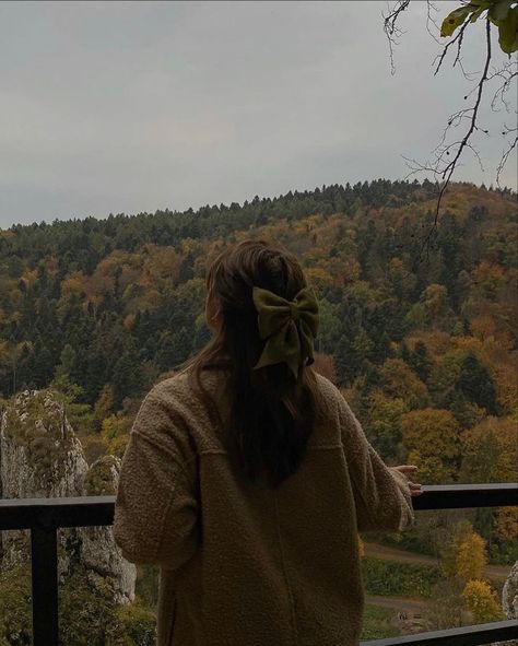 Instagram Girl Aesthetic, Fairytale Photography, Profile Pictures Instagram, Cozy Aesthetic, Girly Art Illustrations, Aesthetic Photography Nature, Fall Pictures, Best Seasons, Brown Aesthetic