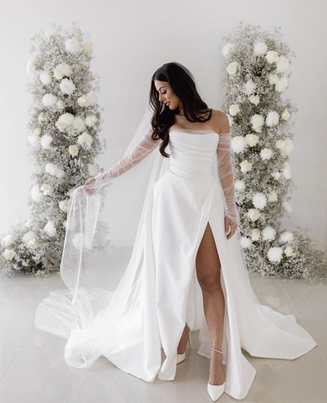 Long Sleeve Satin Wedding Dress, Wedding Dress Rustic, White Bridal Gown, Satin Wedding Gown, Classy Wedding Dress, Minimalist Wedding Dresses, Rustic Wedding Dresses, Dream Wedding Ideas Dresses, Classy Wedding