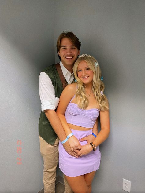 Disney costume rapunzel princess halloween 2023 Rapunzel And Eugene Costume, Rapunzel And Flynn Costume, Flynn Costume, Rapunzel Halloween, Rapunzel Halloween Costume, Blonde Halloween, Blonde Halloween Costumes, Rapunzel Princess, Princess Halloween