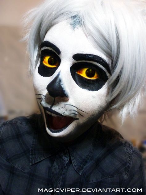 Lemur Face Paint, King Julien Costume, Madagascar Musical, Madagascar Costumes, J Makeup, King Julien, Animal Makeup, Fox Costume, Animal Costumes