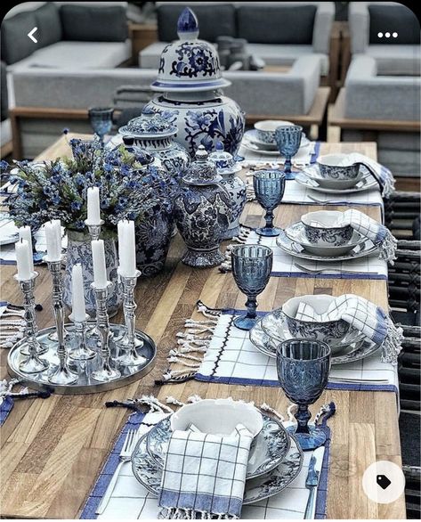 Blue And White China Pattern, Blue And White Table Setting, Blue And White Dishes, Blue Table Settings, White Table Settings, Tafel Decor, Blue White Decor, Dinner Table Setting, Table Setting Decor